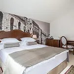 Splendida Palace Couette-café 4*