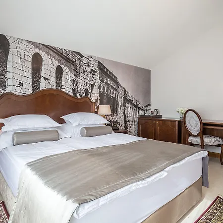 Splendida Palace לינה וארוחת בוקר 4*