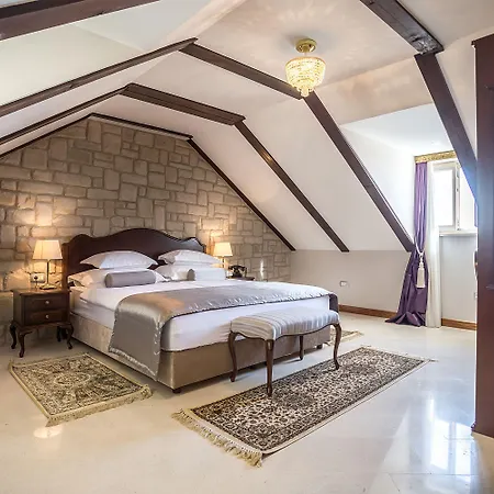 לינה וארוחת בוקר Splendida Palace 4*