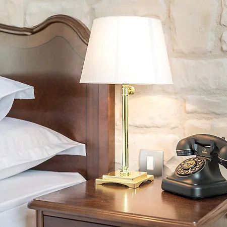 לינה וארוחת בוקר Splendida Palace 4*