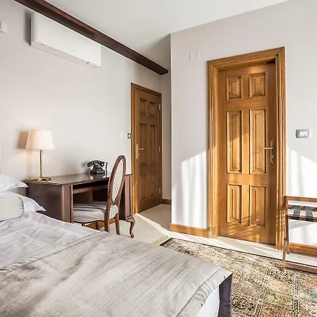 Splendida Palace Oda ve Kahvaltı 4*