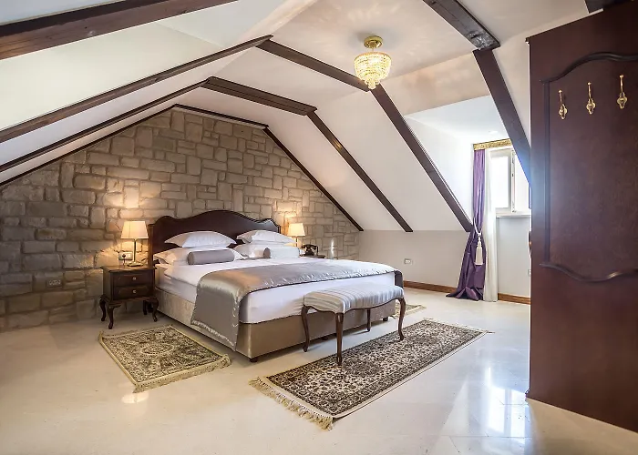 ベッド・アンド・ブレックファスト スプレンディダ パレス 4*