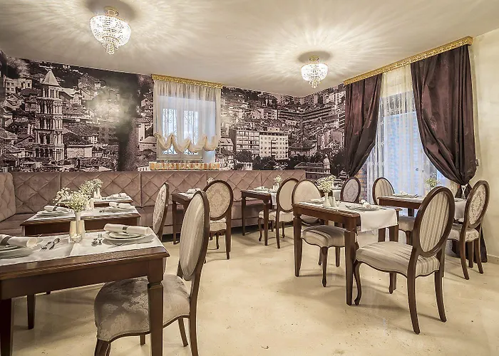 ベッド・アンド・ブレックファスト スプレンディダ パレス 4*